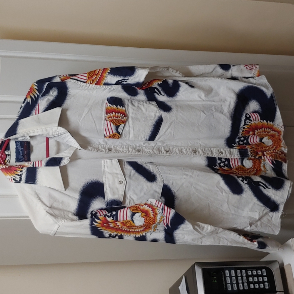 Vintage Wrangler shirt. MN. sz.17x35 made in U.S.A.